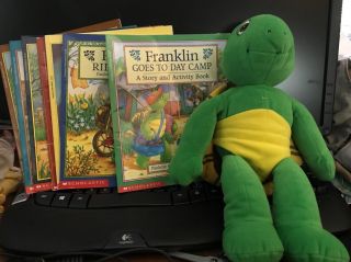 Franklin The Turtle Kid Power Talking 14” Plush Nelvana Turtle No Hat & 7 Books