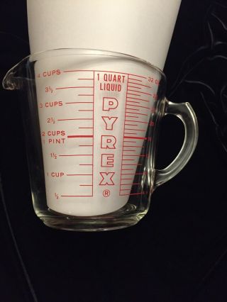 Vintage Pyrex 1 Quart 4 Cups 32 Oz Glass Measuring Cup Red Lettering.  Pristine
