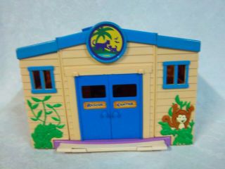 2004 Mattel Diego Animal Rescue Center 7x9.  5 Nick Jr.  Dora The Explorer Playset