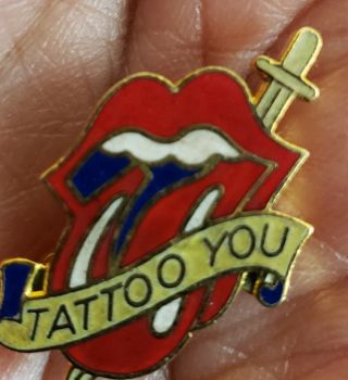 Rolling Stones " Tattoo You " Sword - In - Lips Enamel Pin 1980s