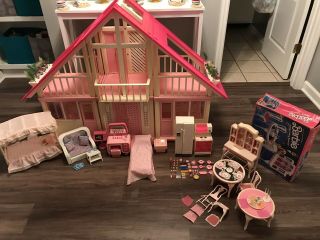 Vintage 1985 Mattel Barbie Dream House,  Furniture,  Accessories,  98 Set