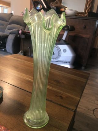 Vintage Northwood Thin Rib Emerald Green Depression Glass Vase,  10 - 3/4 "