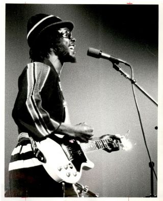 (230) Peter Tosh (bob Marley & Wailers) Rare Orig B&w Publicity Photo Cca 1977