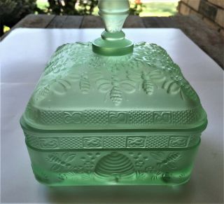 Tiara Indiana Glass Honey Bee Hive (frosted Green) Candy,  Nut Dish,  Old Stock