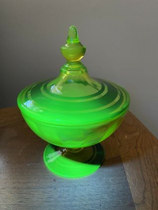 Vintage Art Deco Yellow Green Vaseline Glass W/black Pedestal Candy Dish W/lid