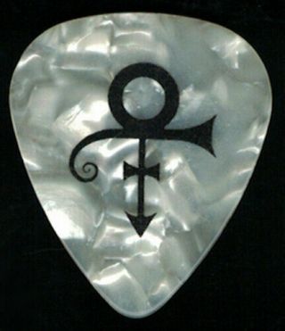 Prince - Very Rare Pearl/black Prototype Tour Guitar Pick