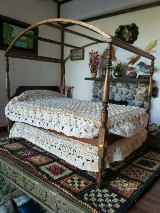 Dollhouse Miniature Artisan Roger Gutheil Canopy Bed Trundle Signed 1:12