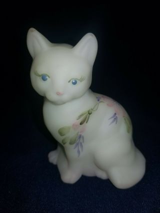 Fenton White Cat With Flower And Blue Butterfly (3965)
