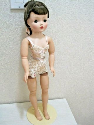 Madame Alexander " Cissy " Doll - Rare Find - All 20 " - High Heel Feet - Woma