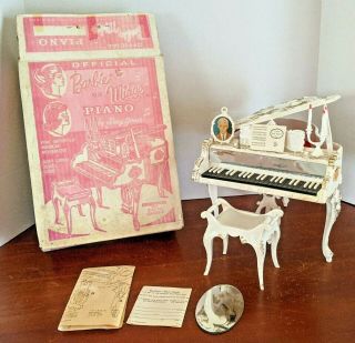 Vintage Barbie Or Midge Susy Goose Furniture Piano Looks Great Box