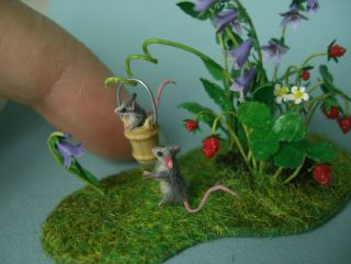 Ooak Dollhouse 1:12 Miniature Mouse Mum Micro Baby Strawberry Bluebell Oreon Cat
