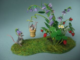 OOAK Dollhouse 1:12 Miniature Mouse Mum Micro Baby Strawberry BlueBell OREON cat 2