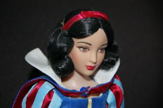 Rare Tonner Walt Disney Snow White 15 " Vinyl Doll In Blue & Yellow Dress