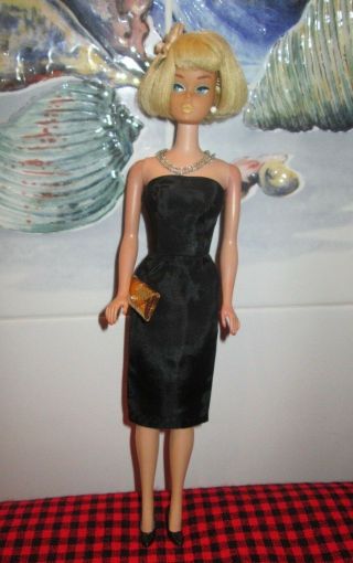 1965 Japan American Girl Nr.  Platinum Barbie 1070 Black Silk Outfit
