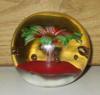 VINTAGE ART GLASS CONTROLLED BUBBLES HAND BLOWN FLOWER PAPERWEIGHT 3