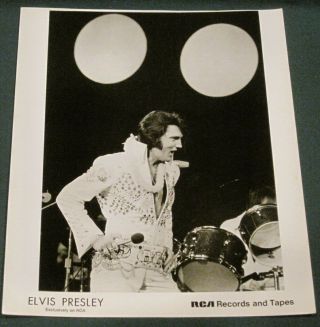 Elvis Presley 8 X 10 B/w Rca Publicity Photo Aloha Via Satellite 1973