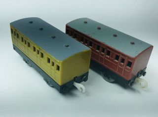 Thomas Red & Green Coaches Trackmaster For Motorized Trains Express Passenger 2p