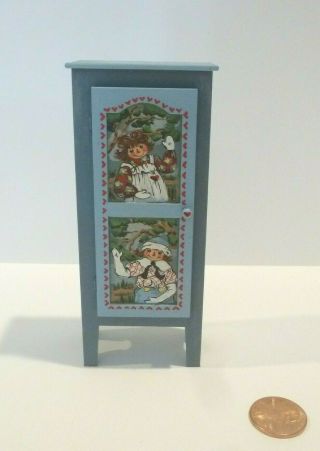 Karen Markland Miniature Cabinet W/raggedy Ann & Andy Hand Painted Design 1997