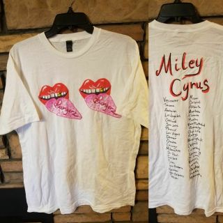Miley Cyrus Shirt Size 2xl Short Sleeve 2014 Bangerz Tour Exclusive White