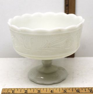 Vintage E.  O.  Brody Co.  Milk Glass Pedestal Fruit Bowl Compote M6000 Made In Usa