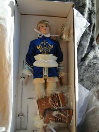 Tonner Chronicles Of Narnia " Coronation Peter " Doll