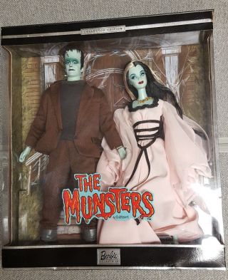 2001 The Munsters Giftset Barbie & Ken Lily & Herman 50544 - -