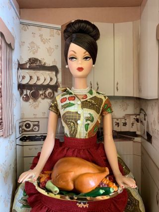 Thanksgiving Feast Barbie 2010 Holiday Hostess Gold Label Nrfb