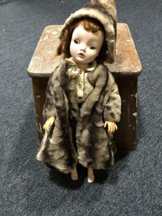 Vtg 1950s Madame Alexander Cissy Doll 19 In Doll With Fur Coat