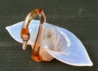 Duncan Miller Peach Opal Open Winged Swan “gorgeous Piece Of Elegant Glass”