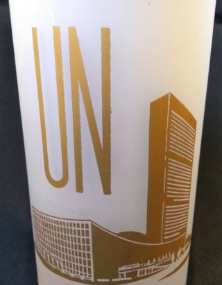 Vintage UNITED NATIONS GLASS TUMBLER Frosted & Gold Design UN Logo & NY Building 2
