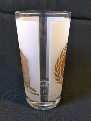 Vintage UNITED NATIONS GLASS TUMBLER Frosted & Gold Design UN Logo & NY Building 3