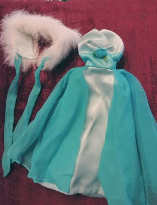 Vintage Barbie Debutante Ball 1666 - Aqua Gown W/ White Fur Stole