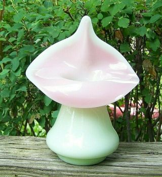 Gibson Iridescent Burmese Glass Jack In The Pulpit Vase Marked