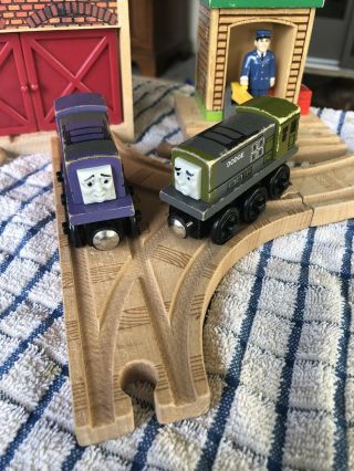 Thomas The Train Dodge & Splatter Engine Wooden Railway Toy Britt Allcroft 2000