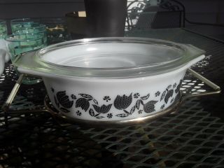Pyrex Black Tulips Print White Long Casserole With Lid And Metal Holder