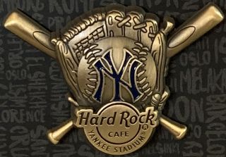 Hard Rock Cafe York Yankee Stadium 2017 3 - D Baseball Glove Pin - Hrc 96485