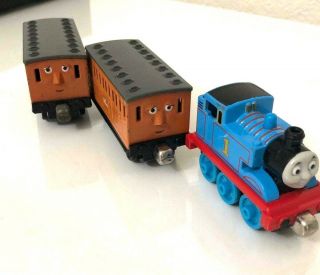 Thomas & Friends Diecast Train Take N Play Take Annie Clarabel Passenger Cars