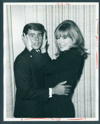 Monkees Press Photo By Marv Newton Teen Life M160 - Davy Jones/costar - 1967 - Estm