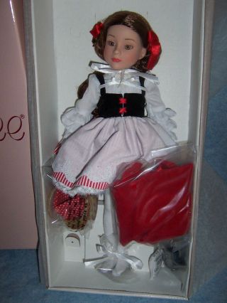 2009 Effanbee - Tonner 14” What Big Eyes You Have (red Riding Hood)