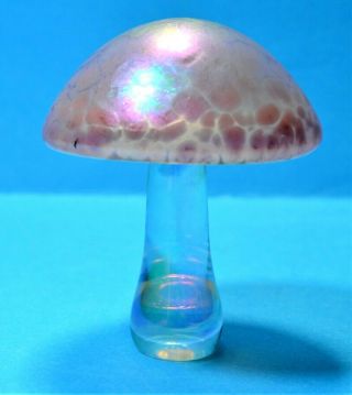 Vintage Small Heron Glass Mushroom Paperweight Pink Iridescent Lustre 7.  5 Cm S1