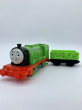 Thomas & Friends Trackmaster Motorized Train Engine Henry 3 & Green Car Mattel