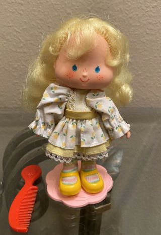 Strawberry Shortcake Tulip Berrykin Doll Long Curly Hair Vintage 1985