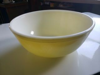 Vintage Pyrex Large Primary Yellow 4 Qt Mixing Nesting Bowl 404 Quart Mcm