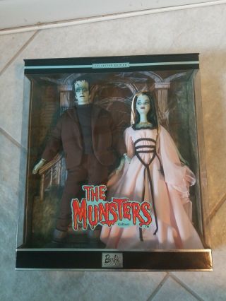 2001 The Munsters Giftset Barbie & Ken Lily & Herman 50544 - -