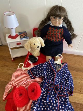 American Girl Molly Pleasant Company W/ Bed,  Clothes,  Nightstand,  Lamp & More