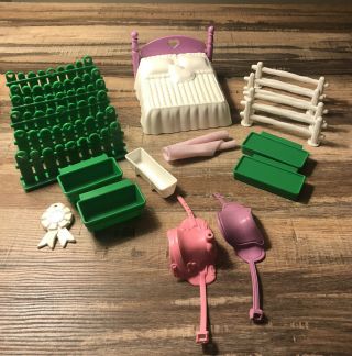 Vintage G1 Mlp My Little Pony Show Stable Bed & Accessories