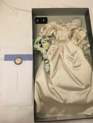 Franklin Peoples Princess Diana Royal Wedding Gown Portrait Doll Ensemble