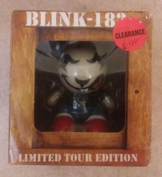 Blink 182 - Rabbit Bunny Vinyl Figure Limited Tour Edition Gensen