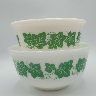 Set Of 2 Hazel Atlas White Milk Glass Green Ivy Mixing Nesting Bowls 7 " & 8 "