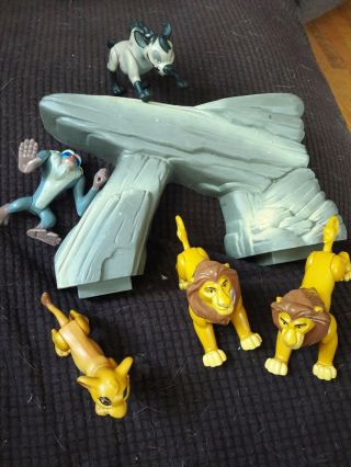 Vintage 1994 Disney The Lion King Pride Rock Playset Simba Mufasa Hyena.  Figures